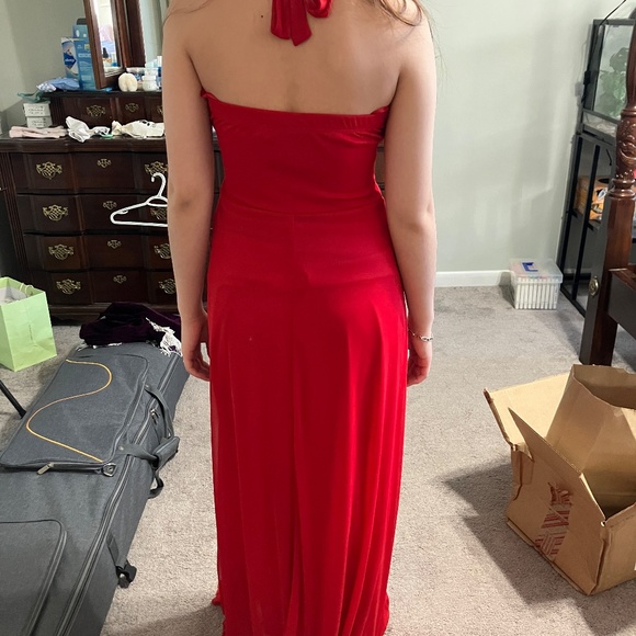 STUNNING Windsor Red Beaded Ball Gown - Picture 4 of 8